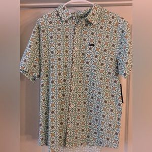 RVCA Short sleeve button down. Never worn, Size L